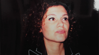 Dori Agrosì è laureata in Traduzione presso la SSLMIT dell'Università degli Studi di Trieste. È traduttrice editoriale dal francese. Nel 2004 ha fondato la rivista online di traduzione letteraria La Nota del Traduttore di cui è direttore responsabile.