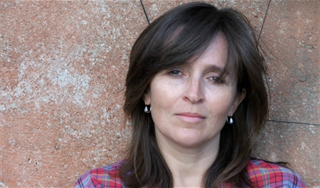 Beatrice Masini è una giornalista, traduttrice e scrittrice di libri per ragazzi...